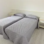 Bright Flat With Garden And Pool Apartman Bibione