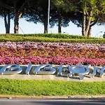 Bright Flat With Garden And Pool דירה *