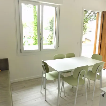 Apartamento Bright Flat With Garden And Pool