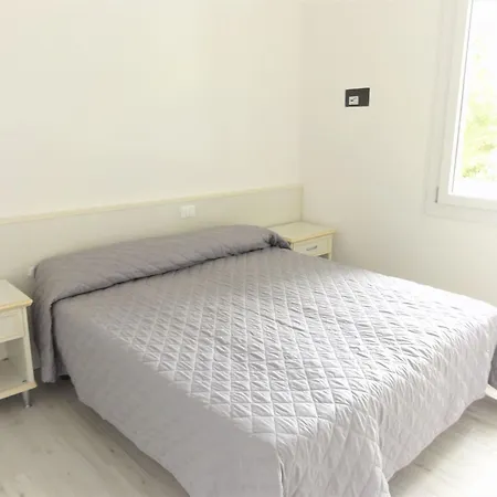 Apartamento Bright Flat With Garden And Pool