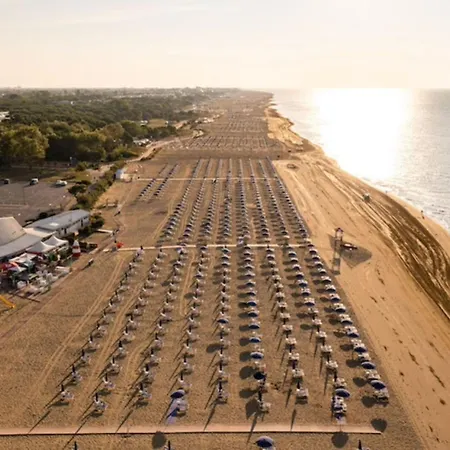 Apartamento Bright Flat With Garden And Pool