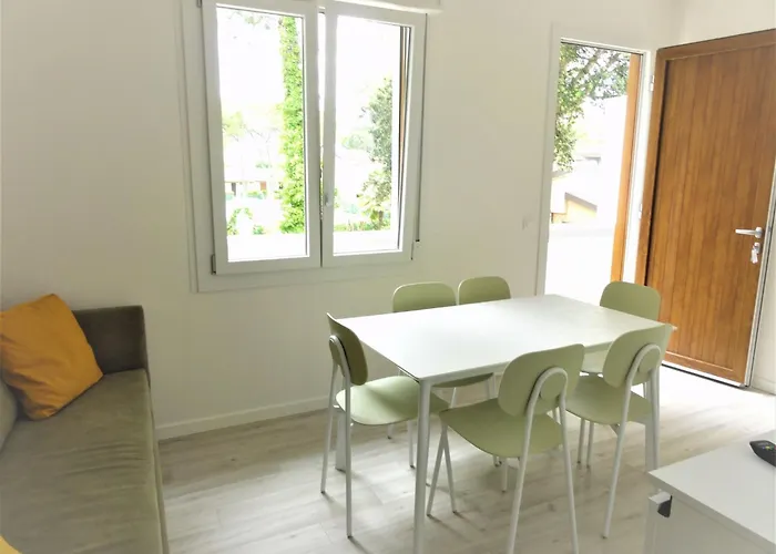 公寓 Bright Flat With Garden And Pool